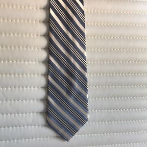 Mens necktie. Great condition.
